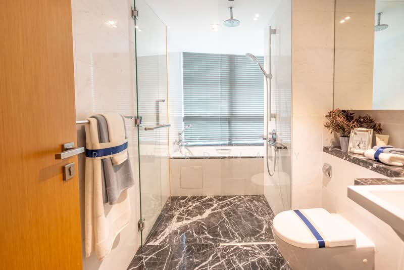 One Shenton, 1 Shenton Way, 4 Bedrooms, 5,651 sqft, Condominium For Sale, by Richard Jany, 500156600 - Bathroom - PropertyGuru.com.sg