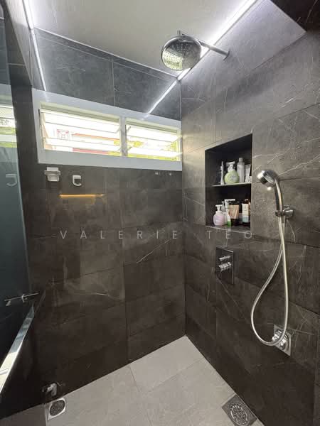 9 Holland Avenue, 9 Holland Avenue, 3 Bedrooms, 699 sqft, HDB Flat For Sale, by Valerie Teo, 500156615 - Bathroom - PropertyGuru.com.sg