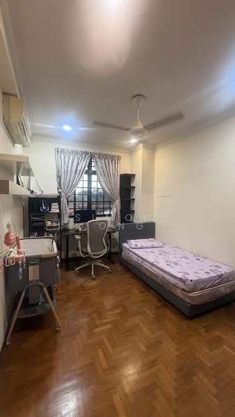 Toh Tuck Crescent, Toh Tuck Crescent, 6 Bedrooms, 1,400 sqft, Terraced House For Sale, by Simon Tong, 500156621 - Bedroom - PropertyGuru.com.sg