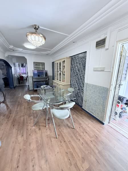 32 Marsiling Drive, 32 Marsiling Drive, 4 Bedrooms, 947 sqft, HDB Flat For Sale, by Jane Francis, 500156625 - Living Room - PropertyGuru.com.sg