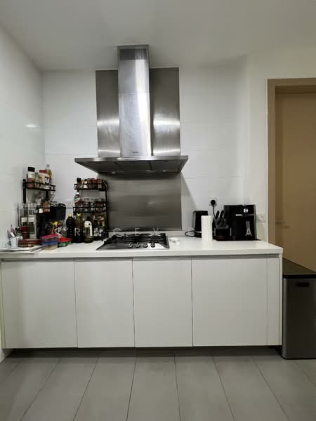 Turquoise, 51 Cove Drive, 3 Bedrooms, 2,573 sqft, Condominium For Rent, by Tracey Chia, 500156643 - Kitchen - PropertyGuru.com.sg