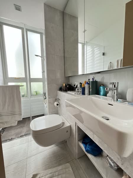 Turquoise, 51 Cove Drive, 3 Bedrooms, 2,573 sqft, Condominium For Rent, by Tracey Chia, 500156643 - Bathroom - PropertyGuru.com.sg