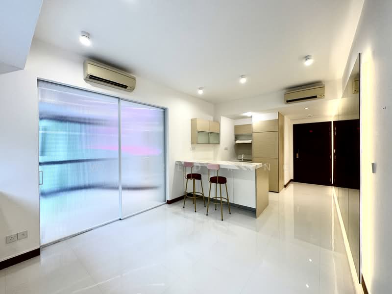 The Sail @ Marina Bay, 2 Marina Boulevard, 1 Bedroom, 667 sqft, Condominium For Sale, by Wilfred Kang, 500156644 - Living Room - PropertyGuru.com.sg