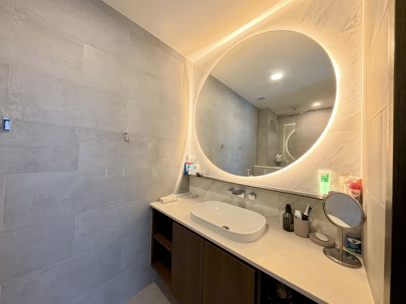 The Iveria, 2 Kim Yam Road, 3 Bedrooms, 915 sqft, Condominium For Sale, by Li Rong Teh, 500156649 - PropertyGuru.com.sg