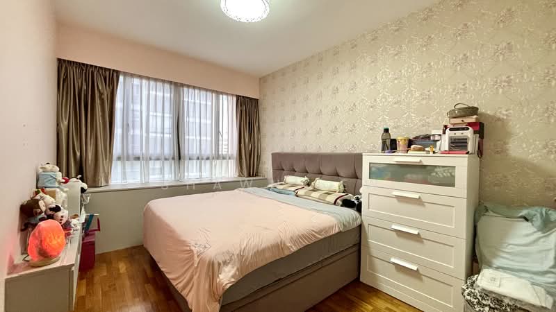 Twin Fountains, 11 Woodlands Avenue 6, 3 Bedrooms, 1,195 sqft, Executive Condominium For Sale, by Shawn Lew, 500156660 - Bedroom - PropertyGuru.com.sg