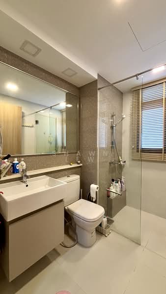 Twin Fountains, 11 Woodlands Avenue 6, 3 Bedrooms, 1,195 sqft, Executive Condominium For Sale, by Shawn Lew, 500156660 - Bathroom - PropertyGuru.com.sg