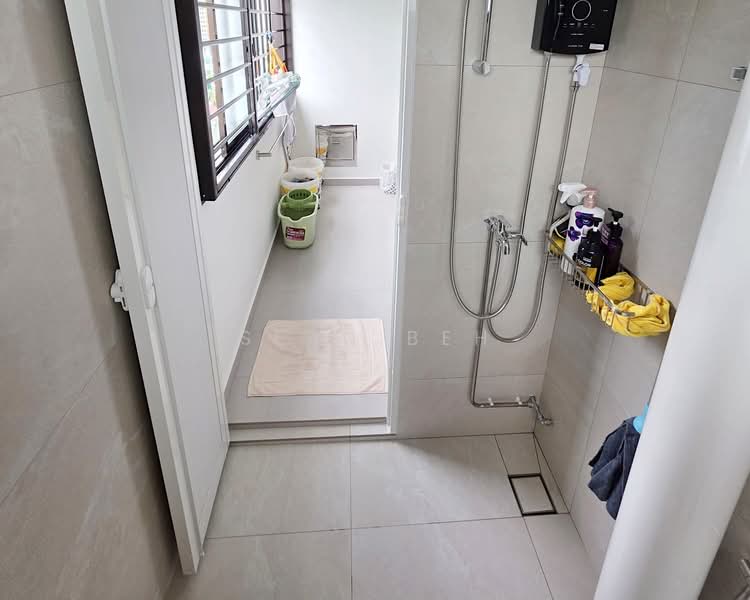 218 Ang Mo Kio Avenue 1, 218 Ang Mo Kio Avenue 1, Room Rental, 200 sqft, HDB Flat For Rent, by Sean Beh, 500156661 - Bathroom - PropertyGuru.com.sg