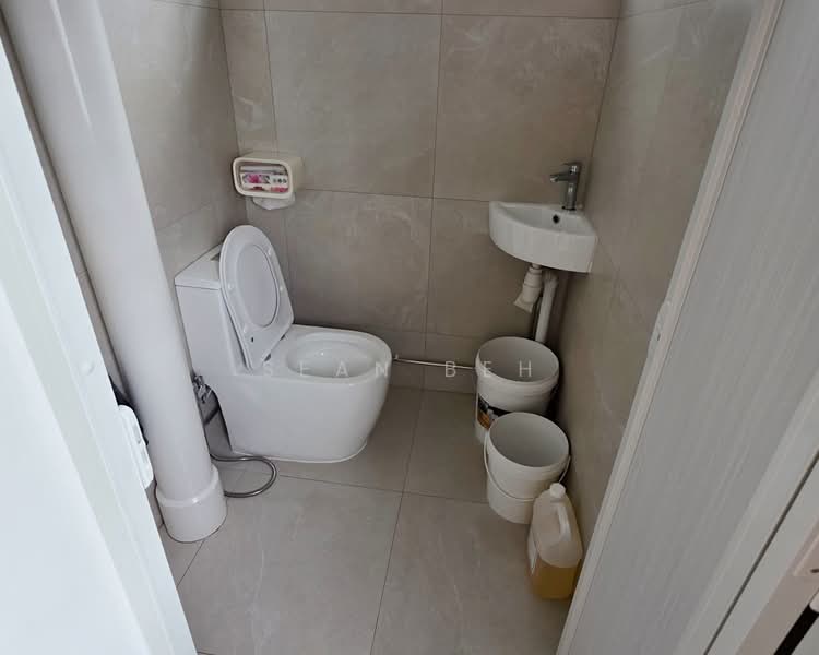 218 Ang Mo Kio Avenue 1, 218 Ang Mo Kio Avenue 1, Room Rental, 200 sqft, HDB Flat For Rent, by Sean Beh, 500156661 - Bathroom - PropertyGuru.com.sg