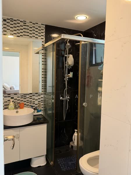 Parc Palais, 57 Hume Avenue, 3 Bedrooms, 1,238 sqft, Condominium For Sale, by Veronica Peh, 500156662 - Bathroom - PropertyGuru.com.sg
