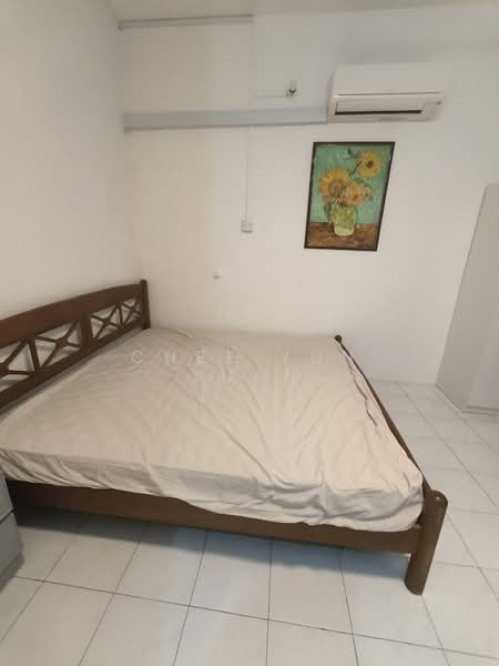 Sims 450 Centre, 450 Sims Avenue, Studio, 350 sqft, Walk-up Apartment For Rent, by Chee Yun Xuan, 500156669 - PropertyGuru.com.sg