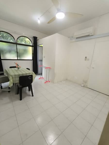 Sims 450 Centre, 450 Sims Avenue, Studio, 350 sqft, Walk-up Apartment For Rent, by Chee Yun Xuan, 500156669 - PropertyGuru.com.sg
