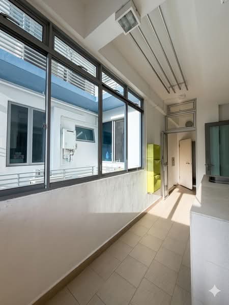 Carabelle, 67 West Coast Way, 4 Bedrooms, 1,399 sqft, Condominium For Rent, by April Tai, 500156671 - Yard - PropertyGuru.com.sg