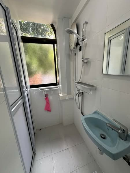 Sims 450 Centre, 450 Sims Avenue, 1 Bedroom, , Walk-up Apartment For Rent, by Chee Yun Xuan, 500156672 - PropertyGuru.com.sg