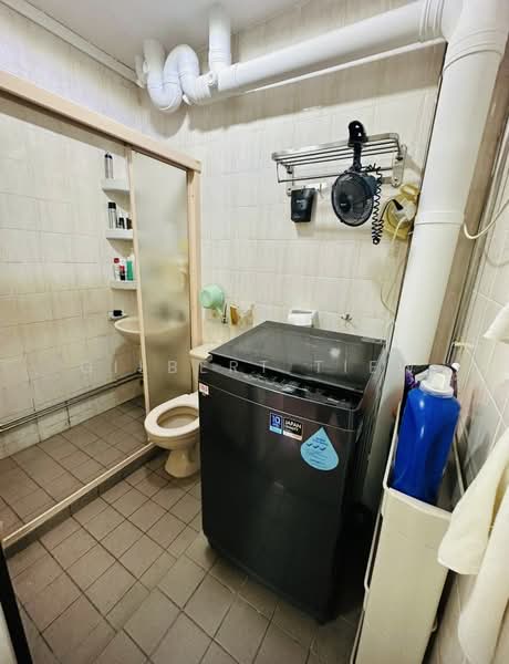 726 Tampines Street 71, 726 Tampines Street 71, 3 Bedrooms, 1,108 sqft, HDB Flat For Sale, by Gilbert Tiew, 500156682 - Bathroom - PropertyGuru.com.sg