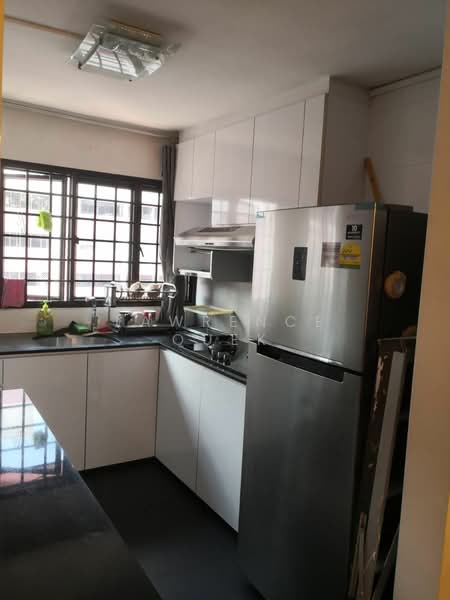 4 Queen's Road, 4 Queen's Road, 2 Bedrooms, 797 sqft, HDB Flat For Rent, by Lawrence Quek, 500156697 - Kitchen - PropertyGuru.com.sg