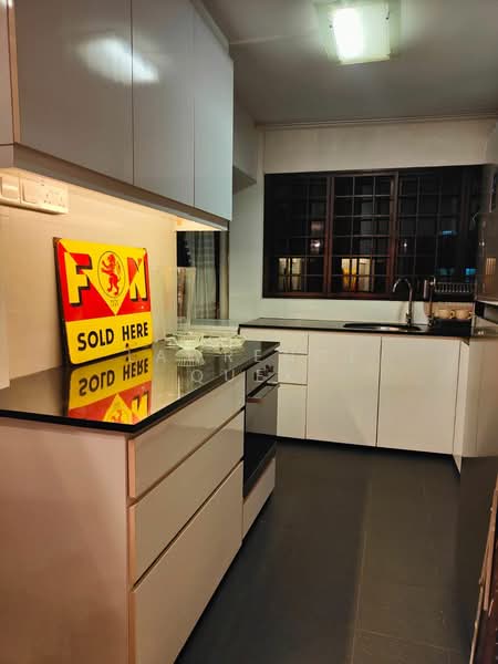 4 Queen's Road, 4 Queen's Road, 2 Bedrooms, 797 sqft, HDB Flat For Rent, by Lawrence Quek, 500156697 - Kitchen - PropertyGuru.com.sg