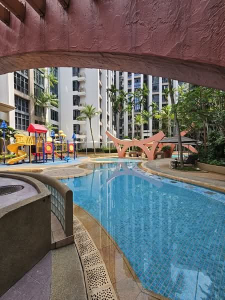 East Meadows, 30 Tanah Merah Kechil Road, Room Rental, 100 sqft, Condominium For Rent, by Jacky Quek, 500156702 - Pool - PropertyGuru.com.sg