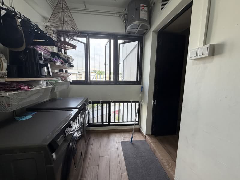 450 Bukit Panjang Ring Road, 450 Bukit Panjang Ring Road, 3 Bedrooms, 1,292 sqft, HDB Flat For Sale, by Joey Tan, 500156711 - Balcony - PropertyGuru.com.sg