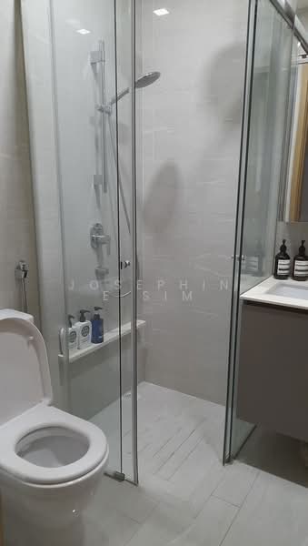 Waterfront @ Faber, 20 Faber Walk, Studio, 280 sqft, Apartment For Rent, by Josephine Sim, 500156714 - Bathroom - PropertyGuru.com.sg