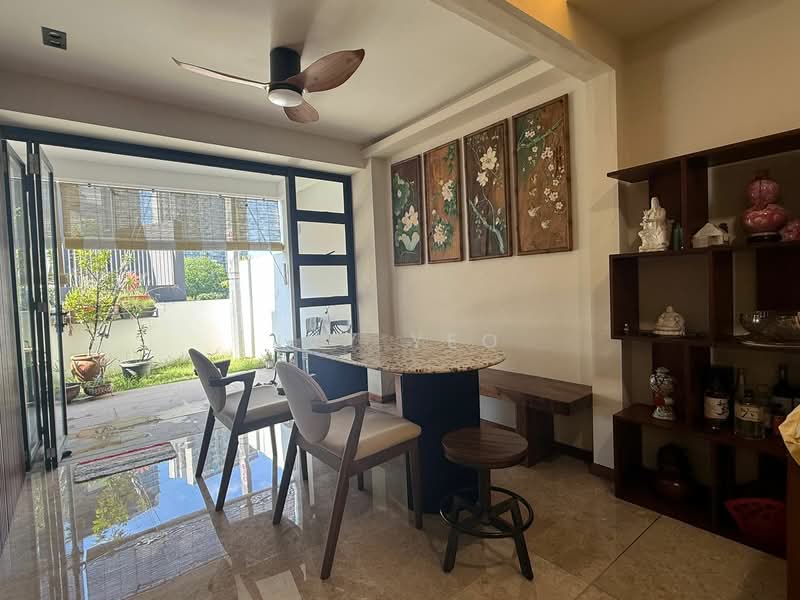 Hillview Estate, Jalan Intan, 4 Bedrooms, 2,420 sqft, Terraced House For Sale, by Ivy Yeo, 500156721 - Dining Room - PropertyGuru.com.sg