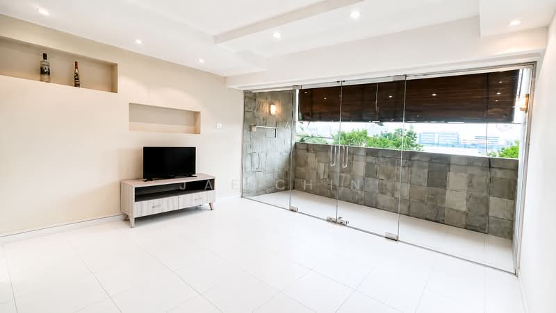 51 Teban Gardens Road, 51 Teban Gardens Road, 3 Bedrooms, 1,572 sqft, HDB Flat For Sale, by Jae Chin, 500156725 - Living Room - PropertyGuru.com.sg