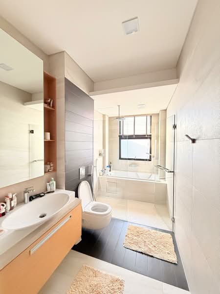 Super Rare Well Renovated Corner Terrace and Cul De Sac, Begonia Lane, 5 Bedrooms, 3,400 sqft, Terraced House For Sale, by Joy Toh, 500156726 - Bathroom - PropertyGuru.com.sg