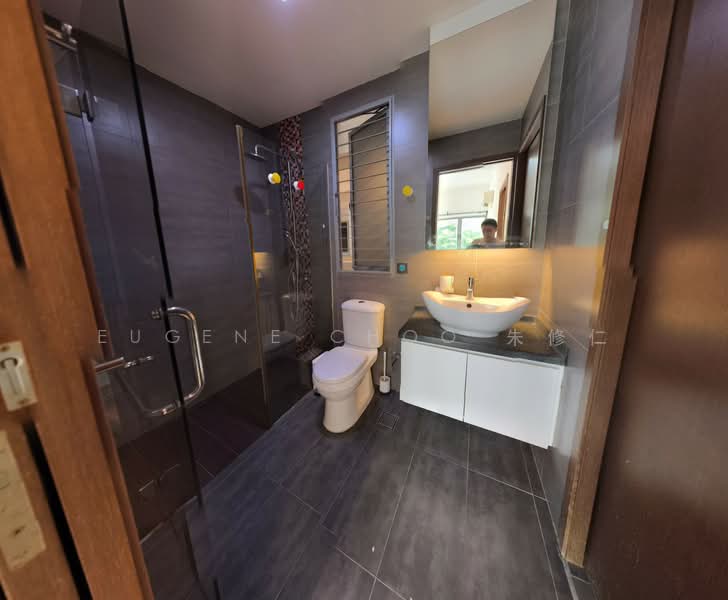 D'Zire, 12 Robey Crescent, 1 Bedroom, 484 sqft, Condominium For Sale, by Eugene Choo 朱修仁, 500156727 - Bathroom - PropertyGuru.com.sg