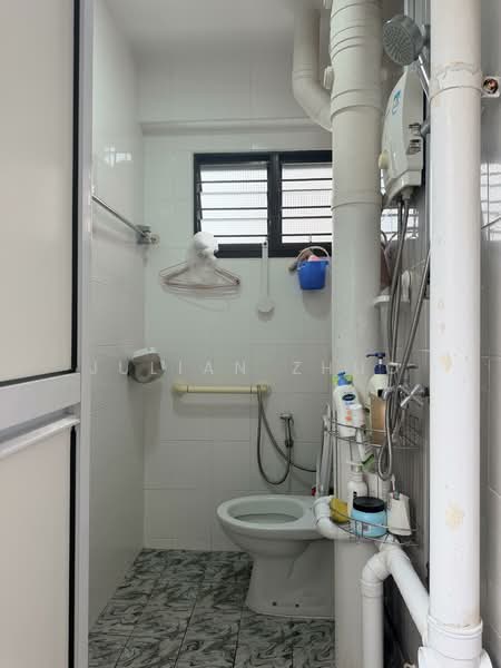 278 Yishun Street 22, 278 Yishun Street 22, 3 Bedrooms, 1,119 sqft, HDB Flat For Sale, by Julian Zhuo, 500156732 - Bathroom - PropertyGuru.com.sg