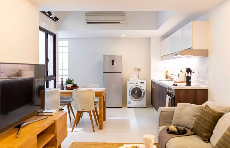 Lovely 2 bedrooms Apartment @ Paya Lebar, , 2 Bedrooms, 818 sqft, Apartment For Rent, by Homer Lau, 500156746 - Kitchen - PropertyGuru.com.sg