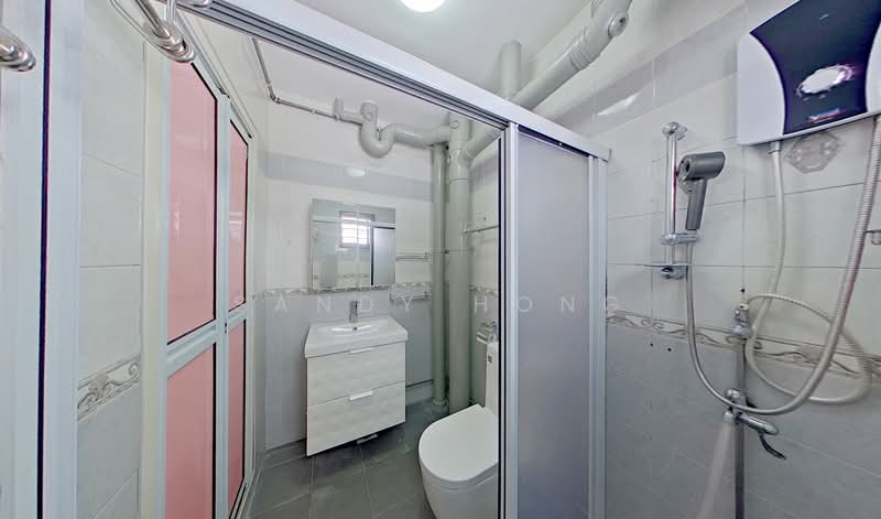 657A Jurong West Street 65, 657A Jurong West Street 65, 3 Bedrooms, 979 sqft, HDB Flat For Rent, by Sandy Hong, 500156762 - Bathroom - PropertyGuru.com.sg