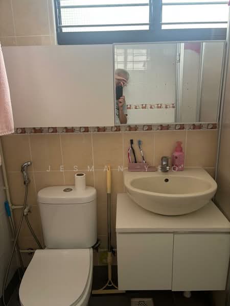 302 Hougang Avenue 5, 302 Hougang Avenue 5, Room Rental, 120 sqft, HDB Flat For Rent, by Jesman Yeo, 500156776 - Bathroom - PropertyGuru.com.sg