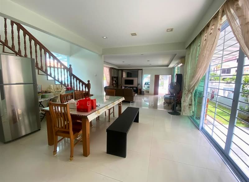 Jalan Sentosa, , 4 Bedrooms, 4,800 sqft, Detached House For Sale, by Denise Ho, 500156784 - Living Room - PropertyGuru.com.sg