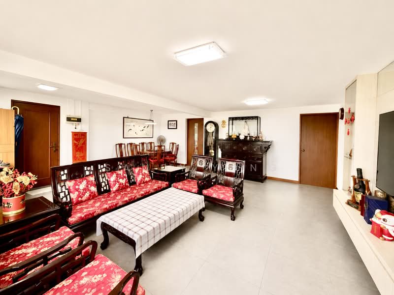 616 Hougang Avenue 8, 616 Hougang Avenue 8, 3 Bedrooms, 1,302 sqft, HDB Flat For Sale, by Sandy Yong, 500156793 - Living Room - PropertyGuru.com.sg