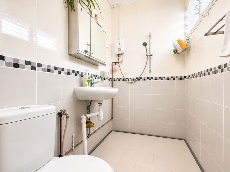No Extension Needed, Extra Spacious, Near Mrt, , 3 Bedrooms, 1,130 sqft, HDB Flat For Sale, by Aaron Leong, 500156799 - Bathroom - PropertyGuru.com.sg