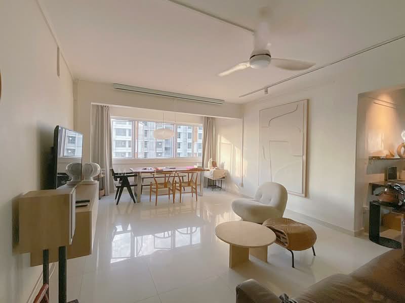 725 Ang Mo Kio Avenue 6, 725 Ang Mo Kio Avenue 6, 3 Bedrooms, 1,281 sqft, HDB Flat For Sale, by Emily Chong, 500156811 - Living Room - PropertyGuru.com.sg