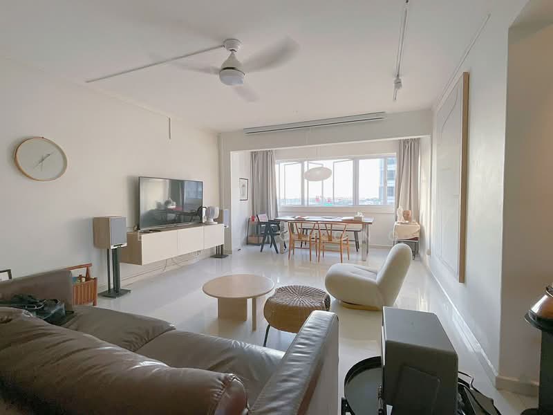 725 Ang Mo Kio Avenue 6, 725 Ang Mo Kio Avenue 6, 3 Bedrooms, 1,281 sqft, HDB Flat For Sale, by Emily Chong, 500156811 - Living Room - PropertyGuru.com.sg