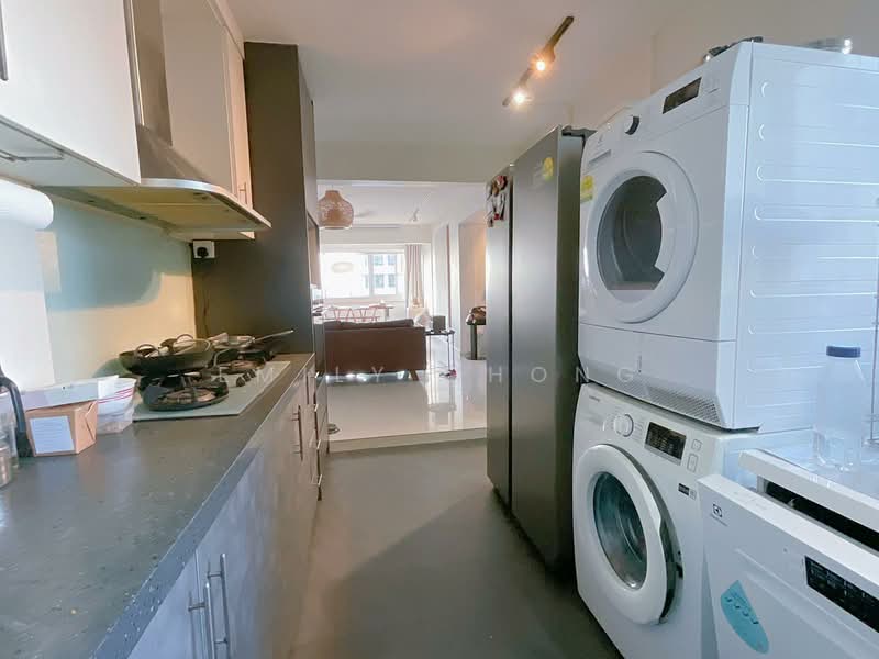 725 Ang Mo Kio Avenue 6, 725 Ang Mo Kio Avenue 6, 3 Bedrooms, 1,281 sqft, HDB Flat For Sale, by Emily Chong, 500156811 - Kitchen - PropertyGuru.com.sg