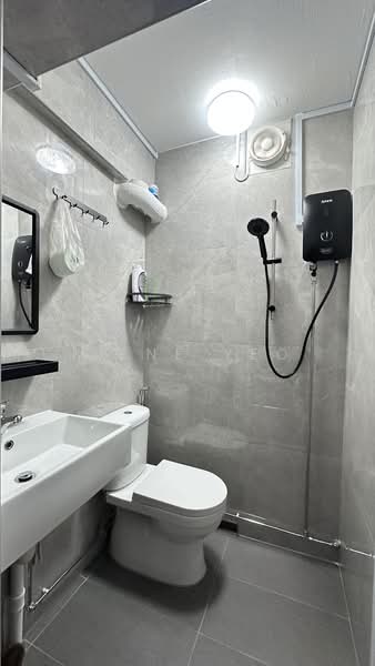 People's Park Complex, 1 Park Road, Room Rental, 90 sqft, Apartment For Rent, by Irene Yeo, 500156816 - Bathroom - PropertyGuru.com.sg