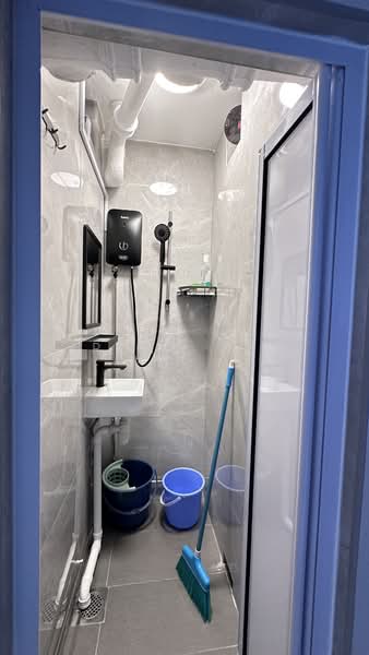 People's Park Complex, 1 Park Road, Room Rental, 90 sqft, Apartment For Rent, by Irene Yeo, 500156816 - Bathroom - PropertyGuru.com.sg