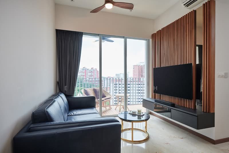Queens Peak, 1 Dundee Road, 3 Bedrooms, 947 sqft, Condominium For Sale, by Eileen Koh, 500156817 - Living Room - PropertyGuru.com.sg