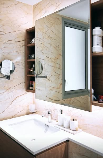 Queens Peak, 1 Dundee Road, 3 Bedrooms, 947 sqft, Condominium For Sale, by Eileen Koh, 500156817 - Bathroom - PropertyGuru.com.sg