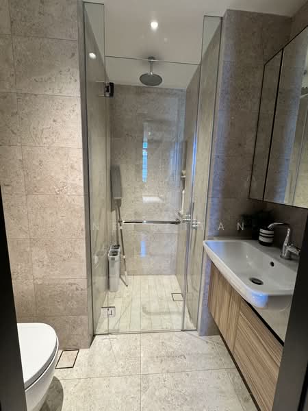 Pullman Residences, 18 Dunearn Road, 2 Bedrooms, 667 sqft, Condominium For Sale, by Lynette Tan, 500156826 - Bathroom - PropertyGuru.com.sg