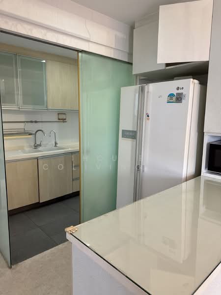 The Parc Condominium, 3 West Coast Walk, Room Rental, 100 sqft, Condominium For Rent, by Hilda, 500156836 - Kitchen - PropertyGuru.com.sg
