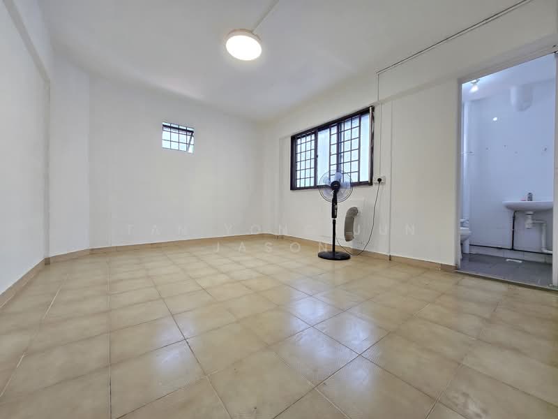 215 Jurong East Street 21, 215 Jurong East Street 21, 2 Bedrooms, 883 sqft, HDB Flat For Sale, by Tan Yong Jun Jason, 500156850 - PropertyGuru.com.sg
