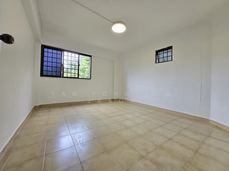 215 Jurong East Street 21, 215 Jurong East Street 21, 2 Bedrooms, 883 sqft, HDB Flat For Sale, by Tan Yong Jun Jason, 500156850 - PropertyGuru.com.sg