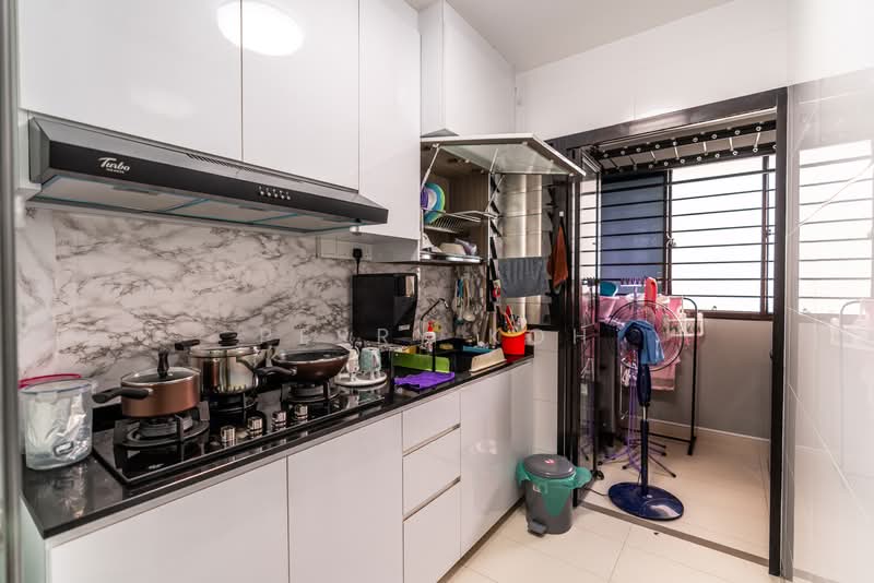 420B Northshore Drive, 420B Northshore Drive, 3 Bedrooms, 1,012 sqft, HDB Flat For Sale, by Perry Koh, 500156861 - Kitchen - PropertyGuru.com.sg