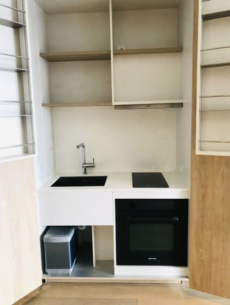 OUE Twin Peaks, 33 Leonie Hill Road, 1 Bedroom, 571 sqft, Condominium For Sale, by Paulynn Tay, 500156862 - Kitchen - PropertyGuru.com.sg