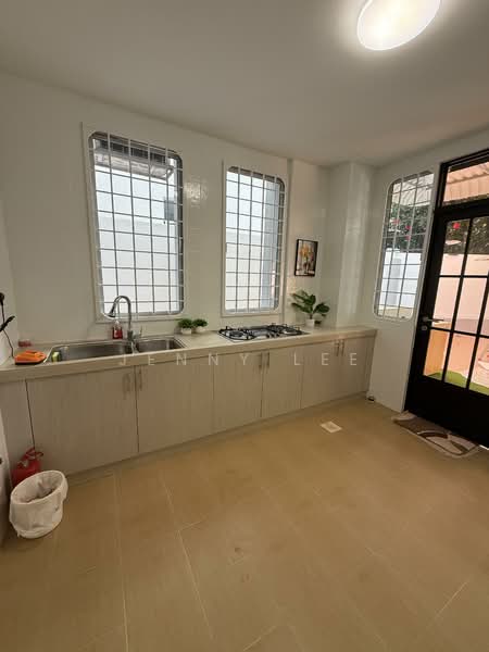 WESTWOOD CRESCENT, , Room Rental, 340 sqft, Terraced House For Rent, by Jenny Lee, 500156864 - Kitchen - PropertyGuru.com.sg
