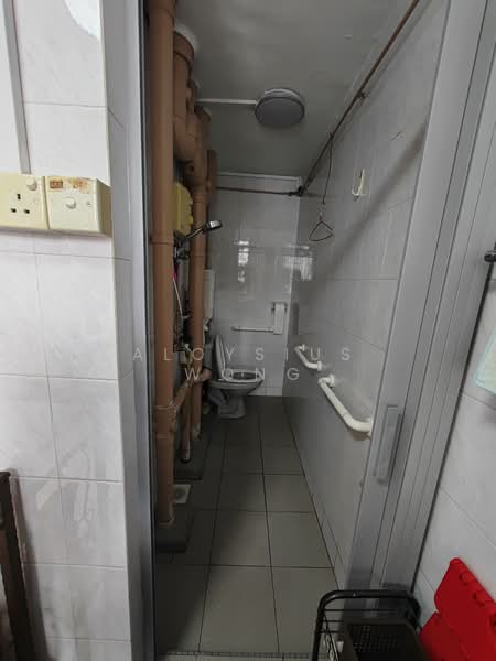 34 Circuit Road, 34 Circuit Road, Room Rental, 200 sqft, HDB Flat For Rent, by Aloysius Wong, 500156871 - Bathroom - PropertyGuru.com.sg