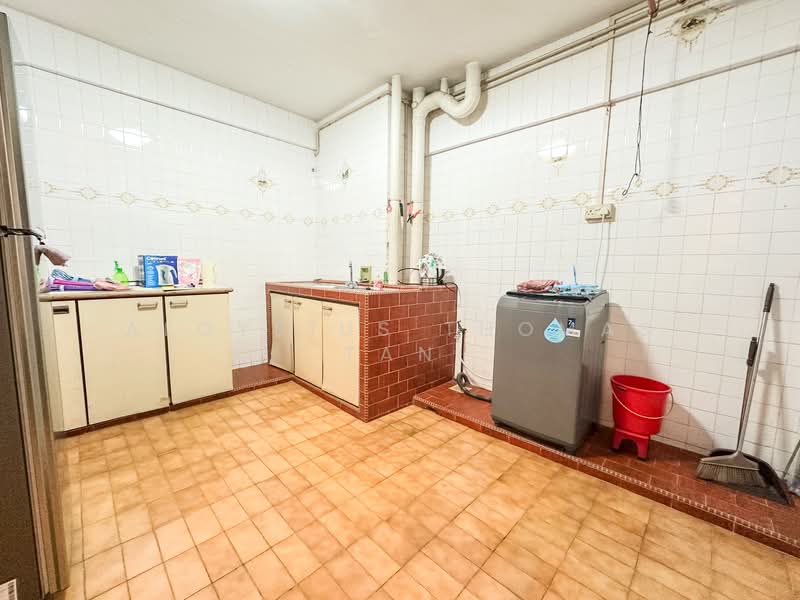 637 Veerasamy Road, 637 Veerasamy Road, 2 Bedrooms, 786 sqft, HDB Flat For Sale, by Aloysius Thomas Tan, 500156875 - Kitchen - PropertyGuru.com.sg